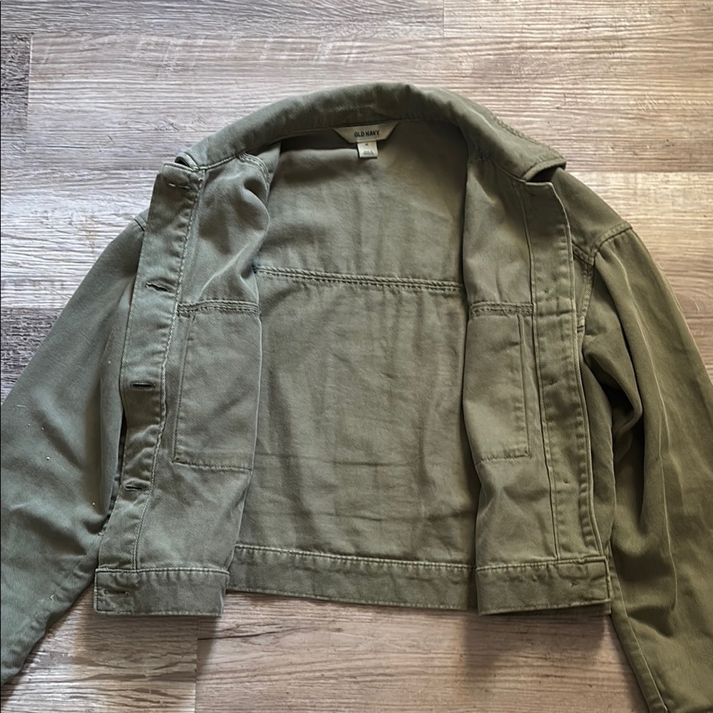 Old Navy Boxy Crop Utility Jacket - Picture 4 of 5